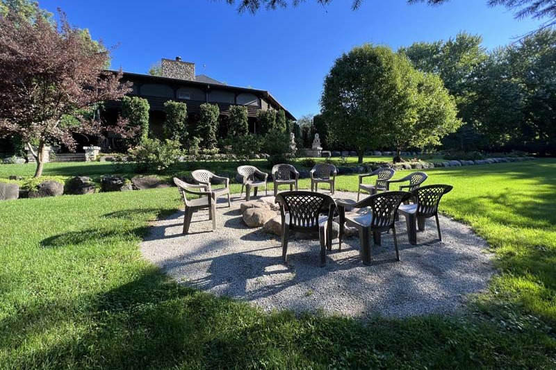 Fire Pit and Fire-Pit Side Features